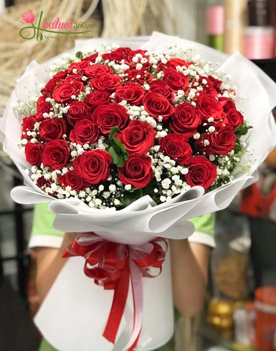 Red roses bouquet - Shy